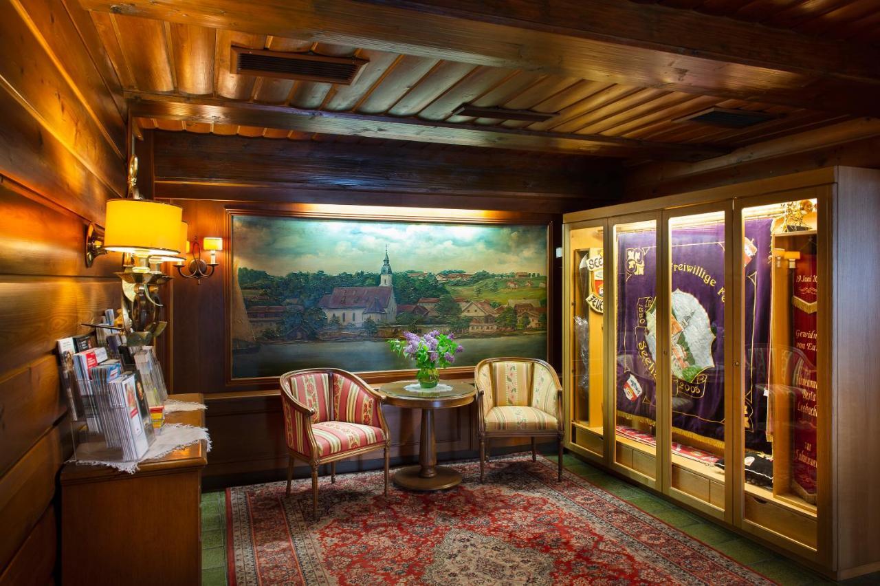 Hotel Landgasthof Altwirt Seeham Esterno foto