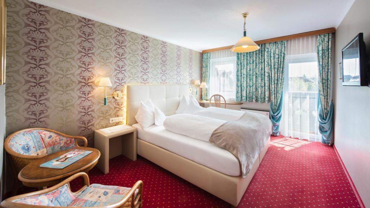 Hotel Landgasthof Altwirt Seeham Esterno foto